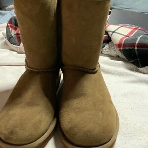 Ugg’s Camel color size 6.
